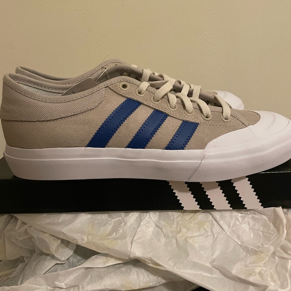 Adidas Matchcourt Sneakers NIB size 8